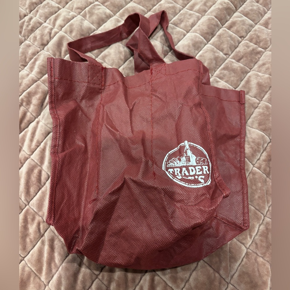 Trader Joe’s 6-wine-bottle tote bag